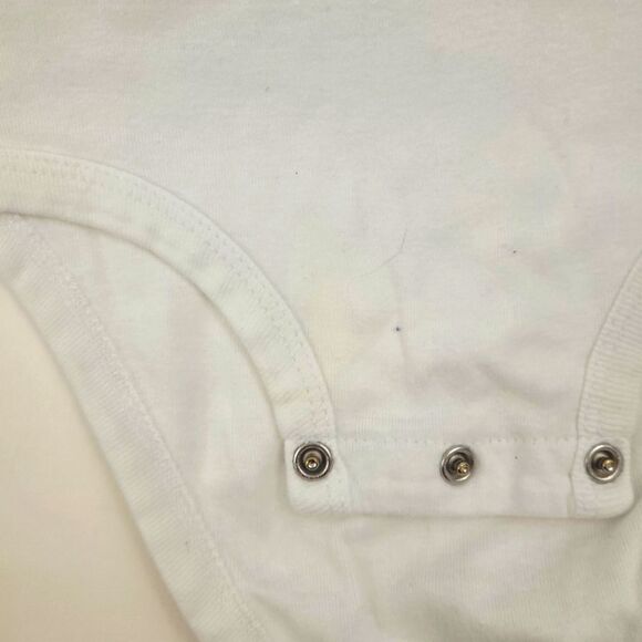 CARTERS bundle (x7) 24mo white onesies - Picture 9 of 10